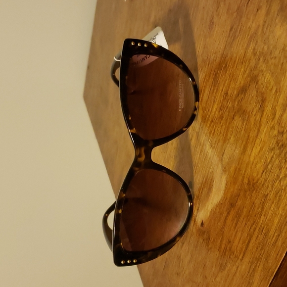 Vince Camuto Accessories - Vince Camuto cat eye sunglasses 🐈 👁 🕶